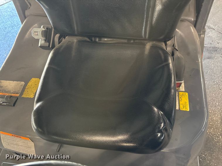 image for item FB5517 Toyota 8FGCU25 forklift