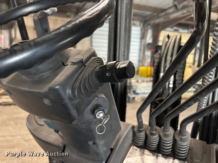 image for item FB5517 Toyota 8FGCU25 forklift