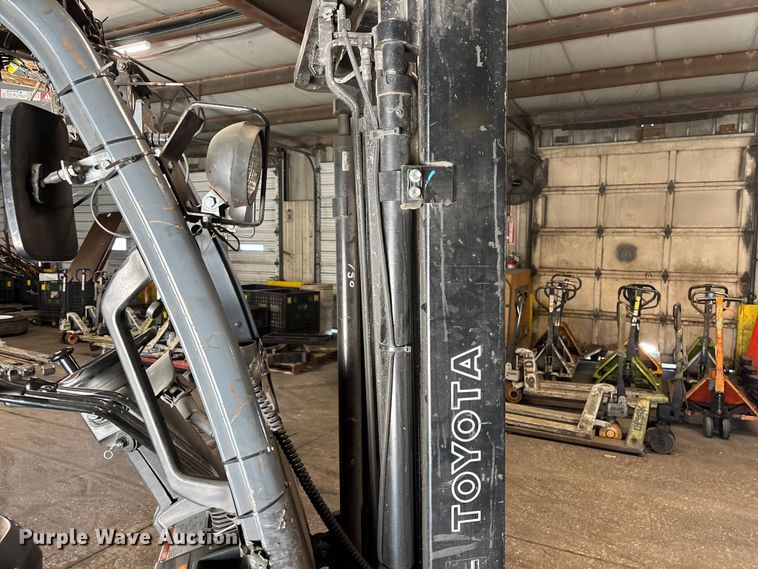 image for item FB5518 Toyota 8FGCU25 forklift