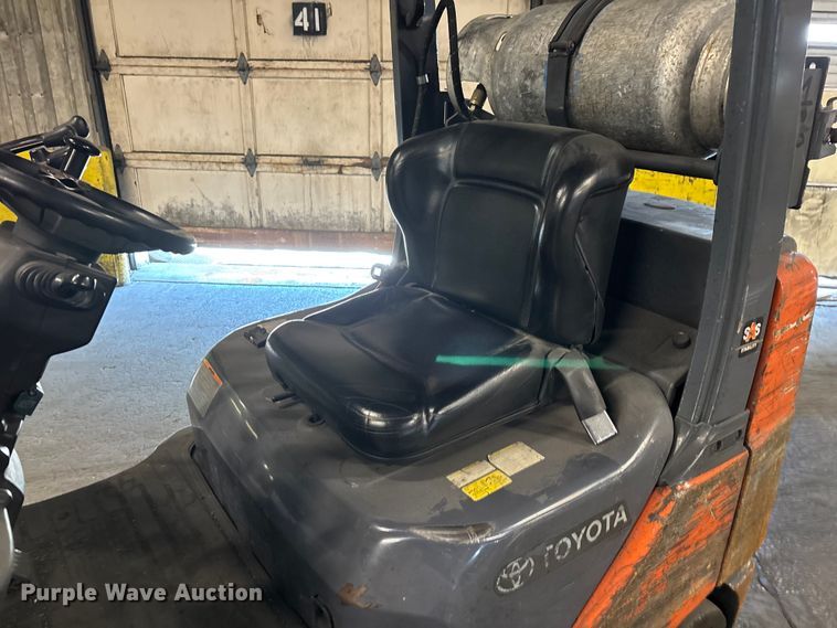 image for item FB5518 Toyota 8FGCU25 forklift