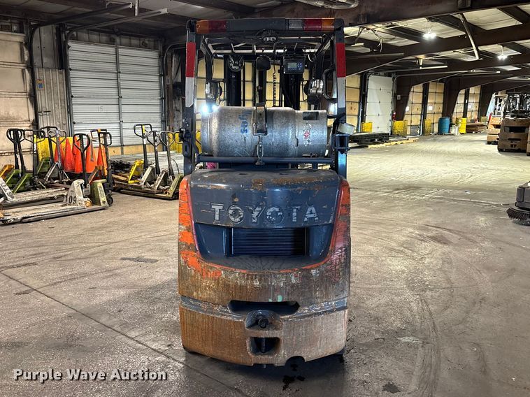 image for item FB5519 Toyota 8FGCU25 forklift