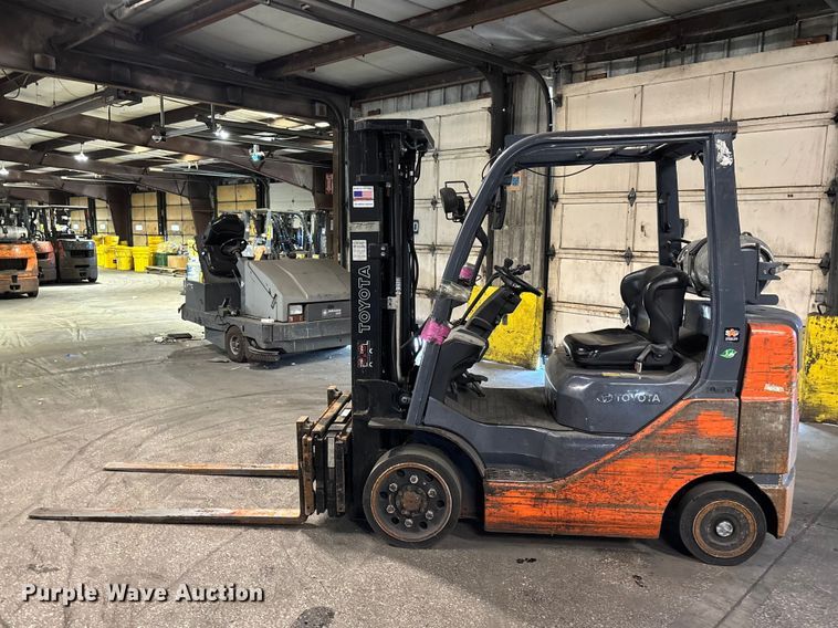 image for item FB5519 Toyota 8FGCU25 forklift