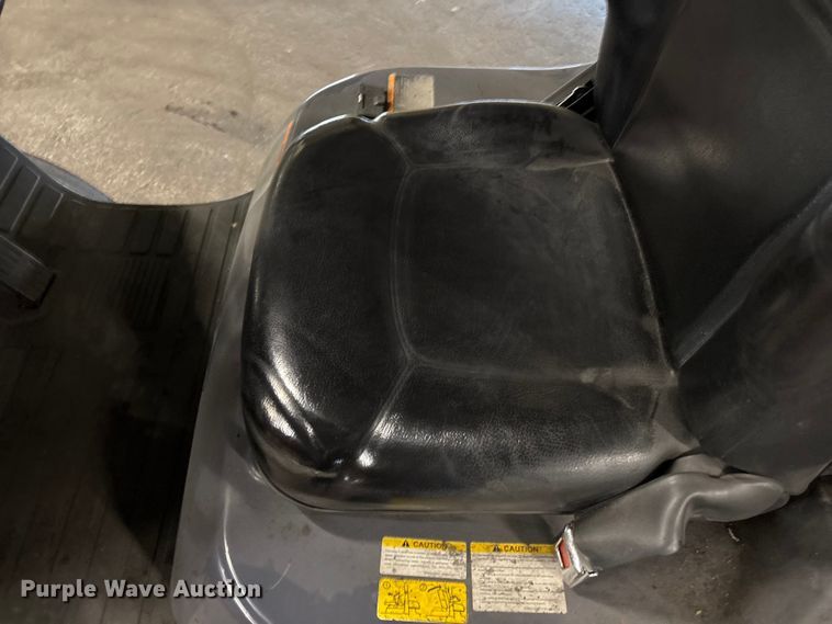 image for item FB5519 Toyota 8FGCU25 forklift