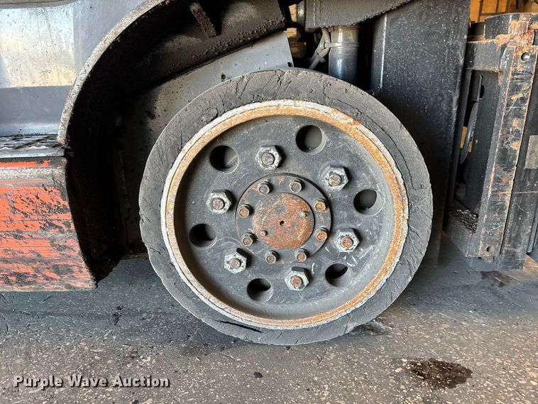 image for item FB5519 Toyota 8FGCU25 forklift