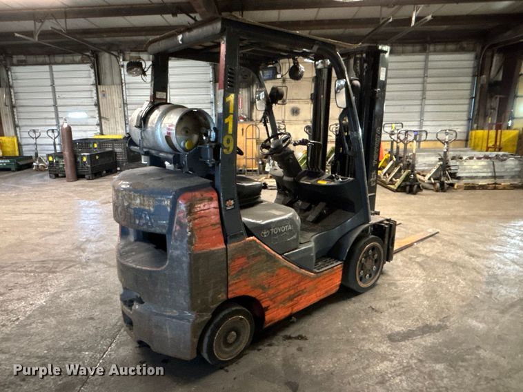 image for item FB5520 Toyota 8FGCU25 forklift