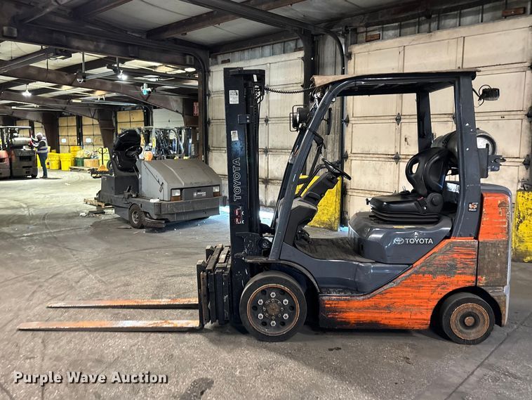 image for item FB5520 Toyota 8FGCU25 forklift