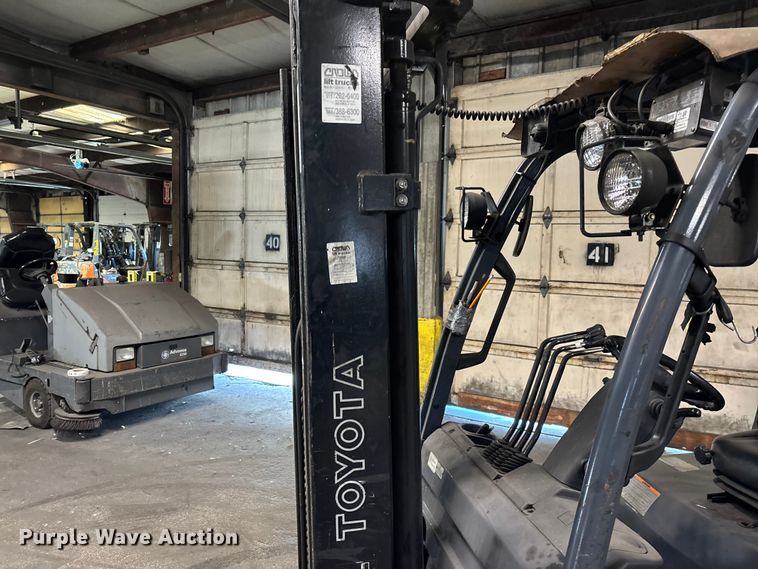 image for item FB5520 Toyota 8FGCU25 forklift