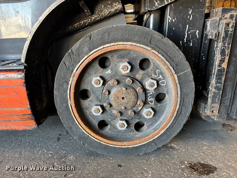 image for item FB5520 Toyota 8FGCU25 forklift