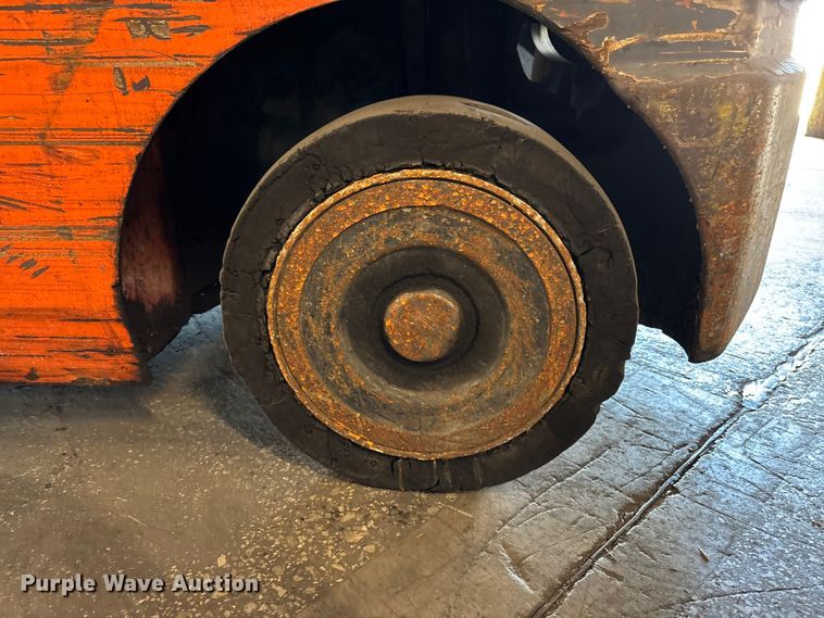 image for item FB5520 Toyota 8FGCU25 forklift