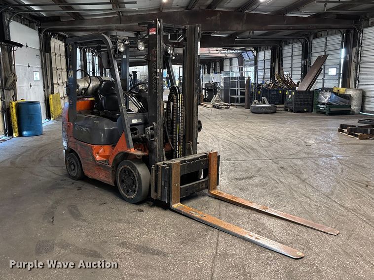 image for item FB5521 Toyota 7FGCU25 forklift