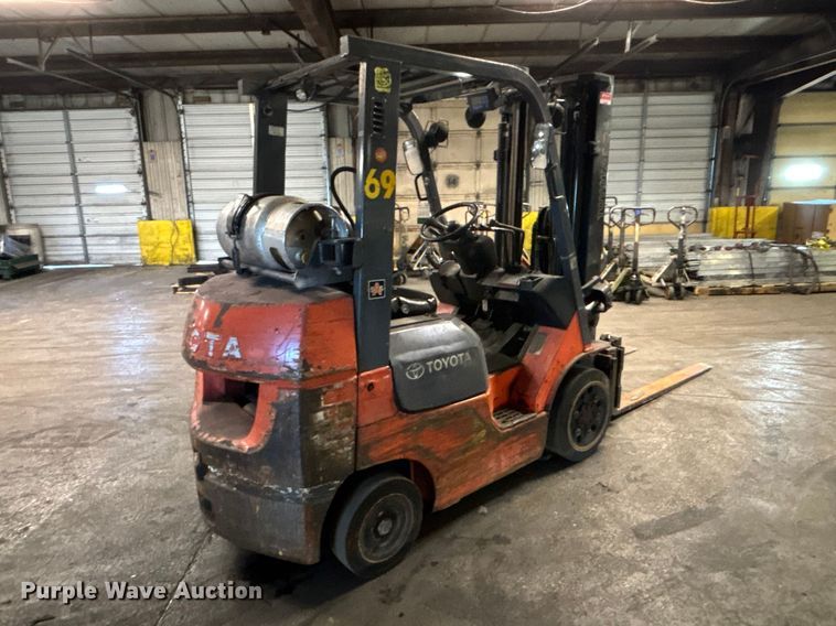 image for item FB5521 Toyota 7FGCU25 forklift