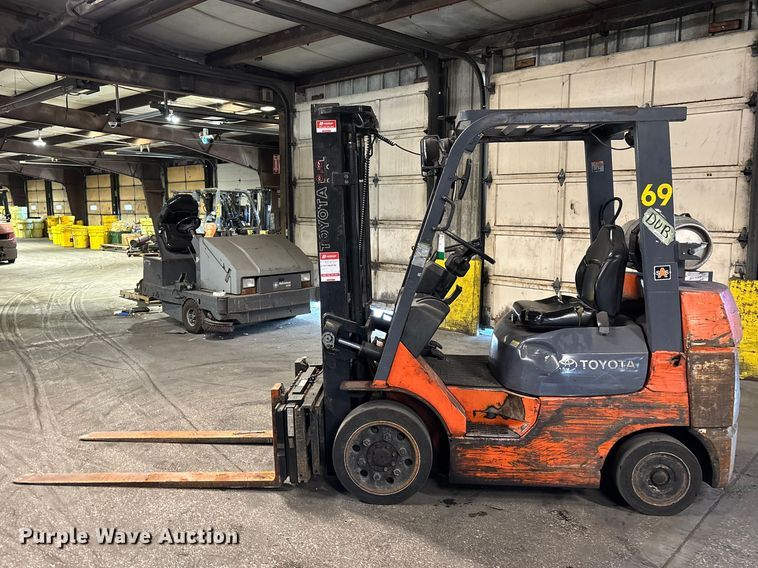 image for item FB5521 Toyota 7FGCU25 forklift