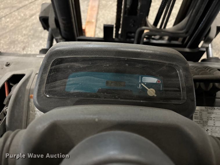 image for item FB5521 Toyota 7FGCU25 forklift