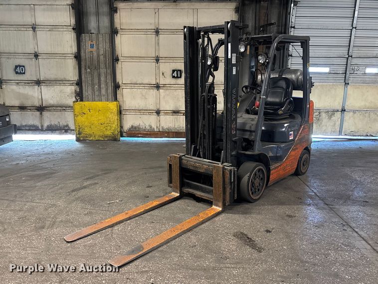 image for item FB5522 Toyota 8FGCU25 forklift