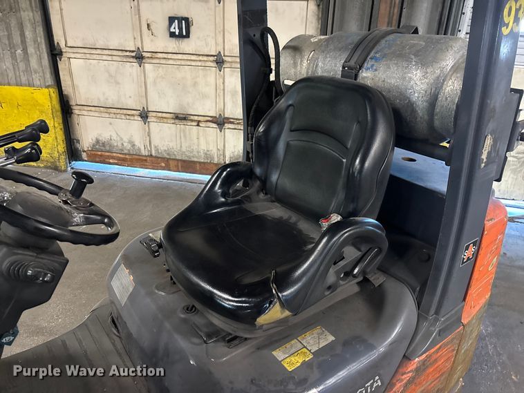 image for item FB5522 Toyota 8FGCU25 forklift