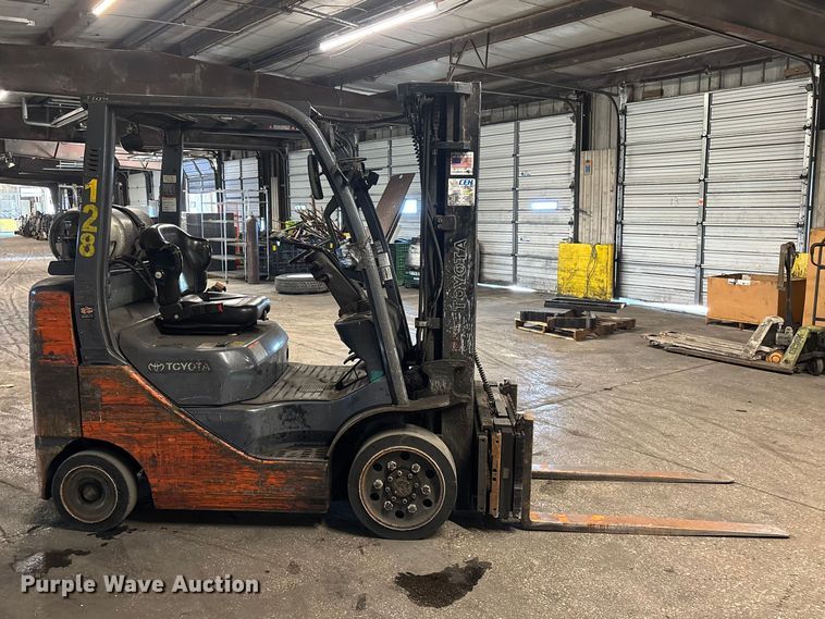 image for item FB5524 Toyota 8FGCU25 forklift