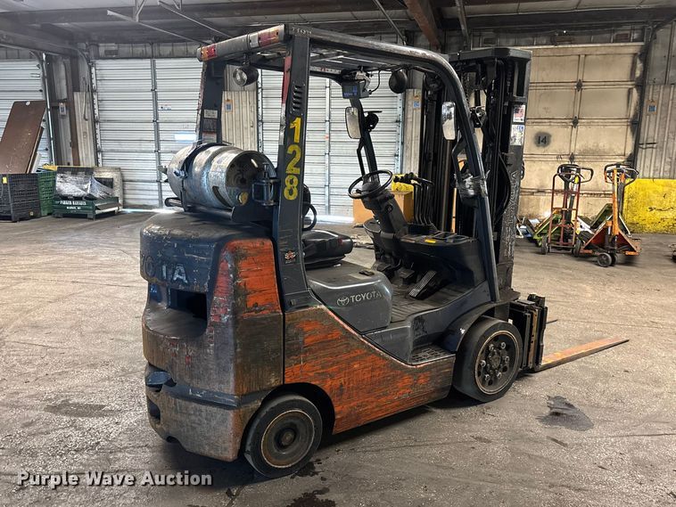 image for item FB5524 Toyota 8FGCU25 forklift