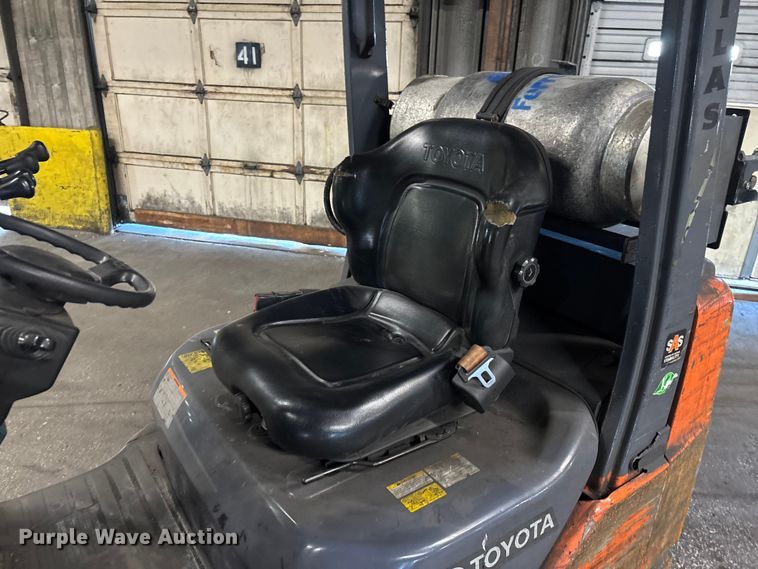 image for item FB5524 Toyota 8FGCU25 forklift