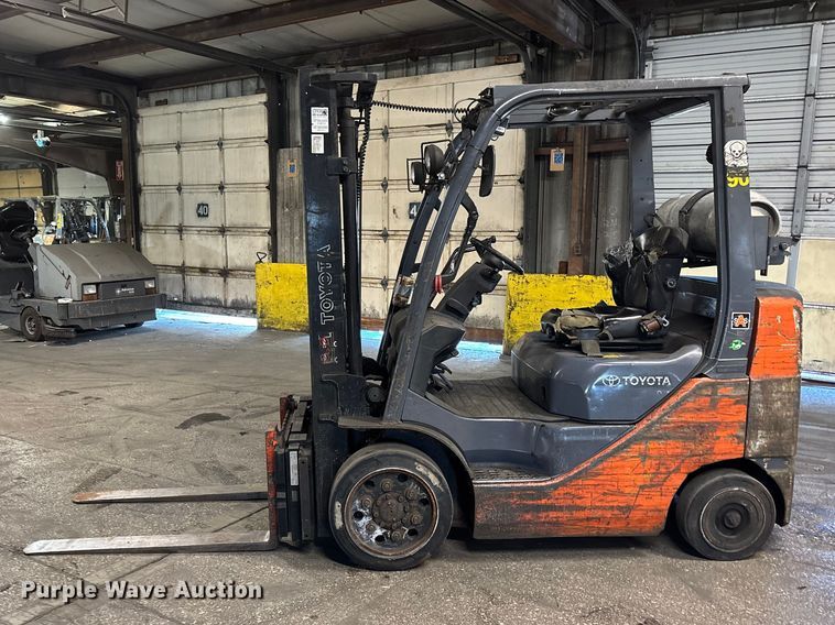 image for item FB5525 Toyota 8FGCU25 forklift