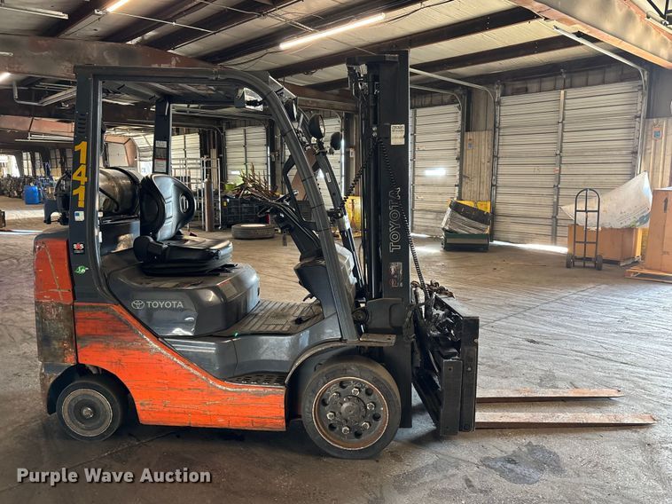 image for item FB5526 Toyota 8FGCU25 forklift