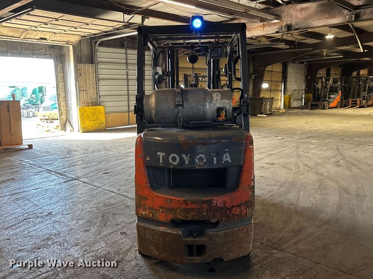image for item FB5526 Toyota 8FGCU25 forklift