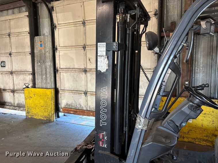 image for item FB5526 Toyota 8FGCU25 forklift