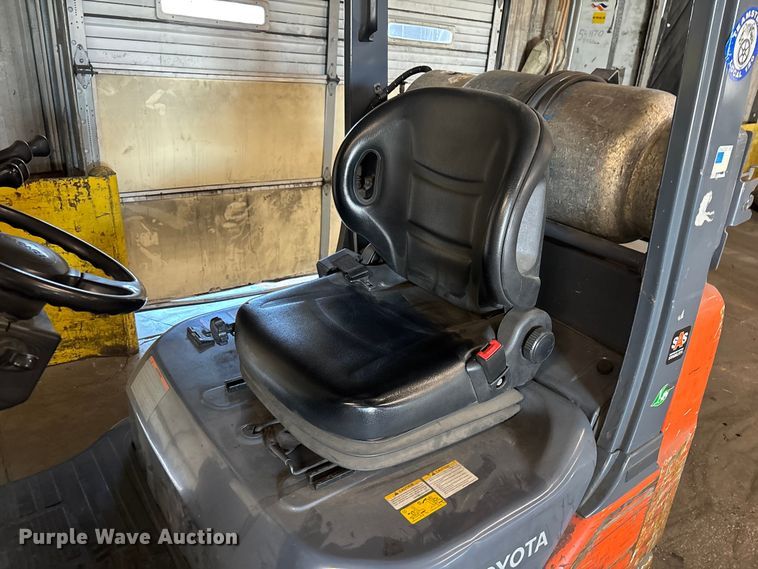 image for item FB5526 Toyota 8FGCU25 forklift