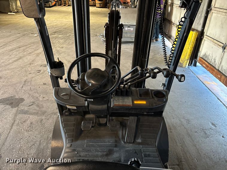 image for item FB5526 Toyota 8FGCU25 forklift