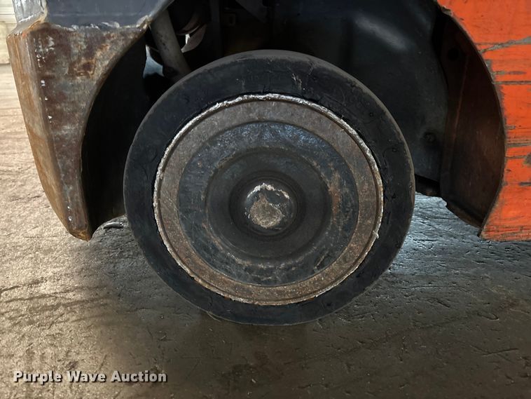 image for item FB5526 Toyota 8FGCU25 forklift