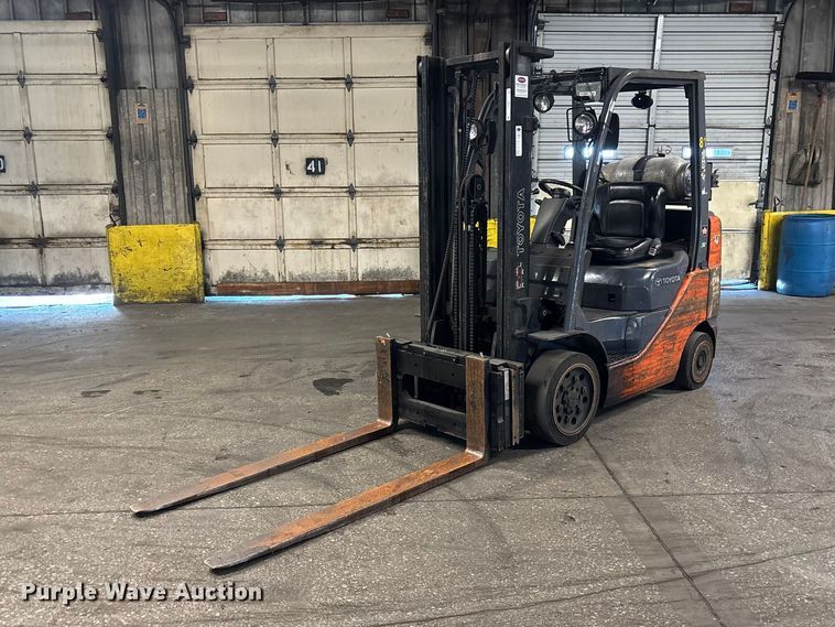 Toyota 8FGCU25 forklift