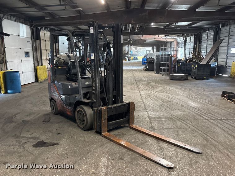 image for item FB5527 Toyota 8FGCU25 forklift