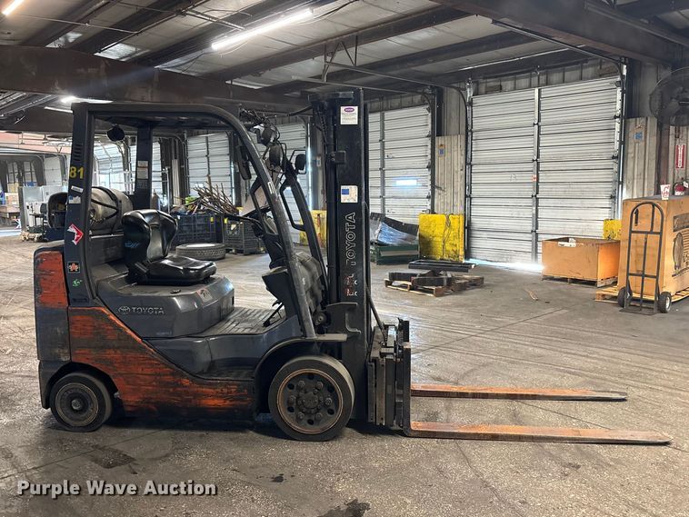 image for item FB5527 Toyota 8FGCU25 forklift