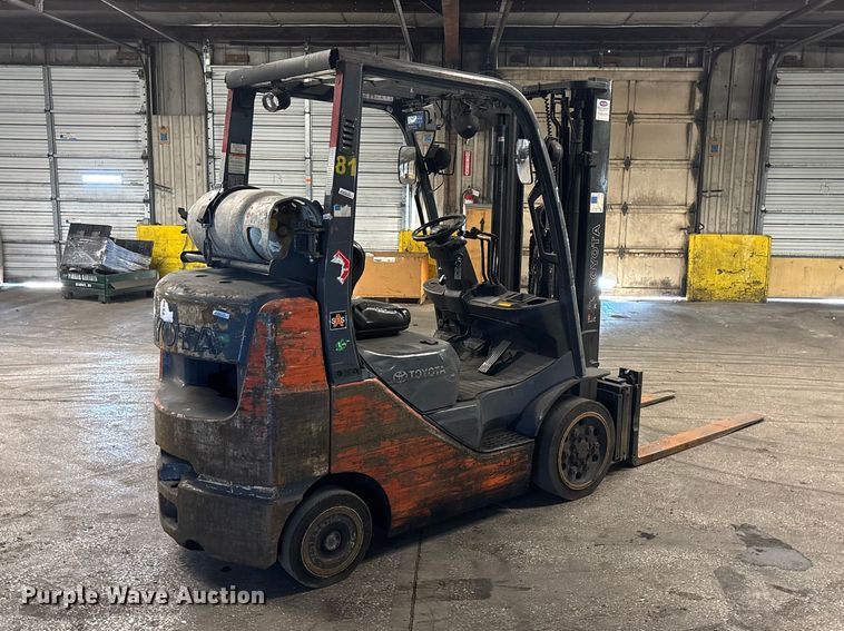 image for item FB5527 Toyota 8FGCU25 forklift