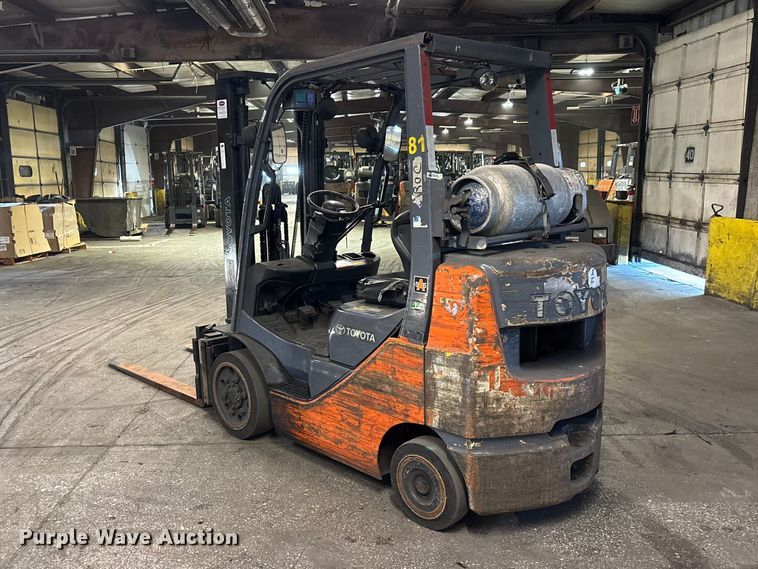image for item FB5527 Toyota 8FGCU25 forklift
