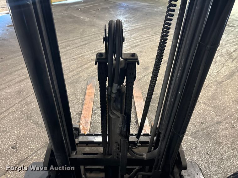 image for item FB5527 Toyota 8FGCU25 forklift