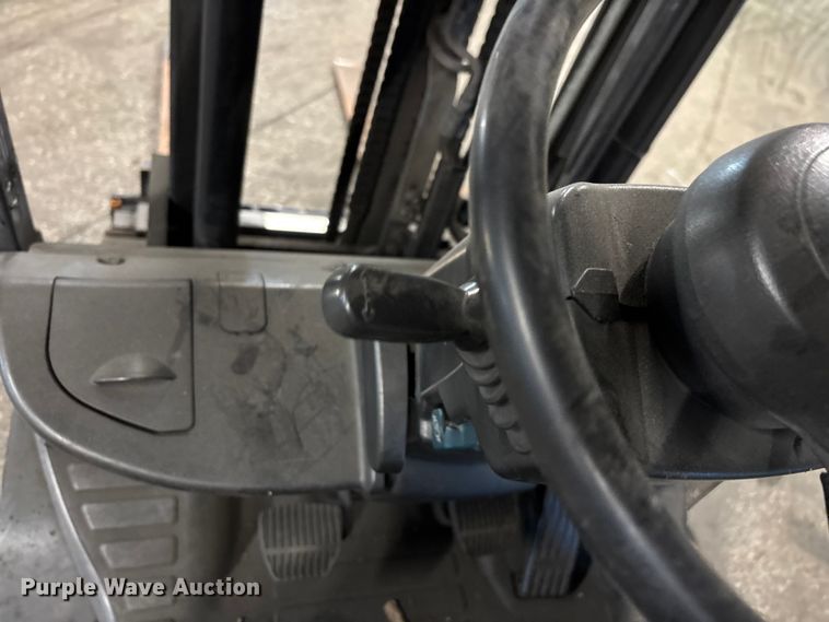 image for item FB5527 Toyota 8FGCU25 forklift