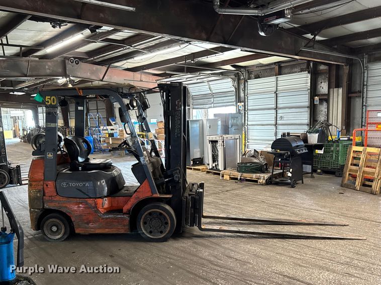 image for item FB5528 Toyota F7GCU25 forklift