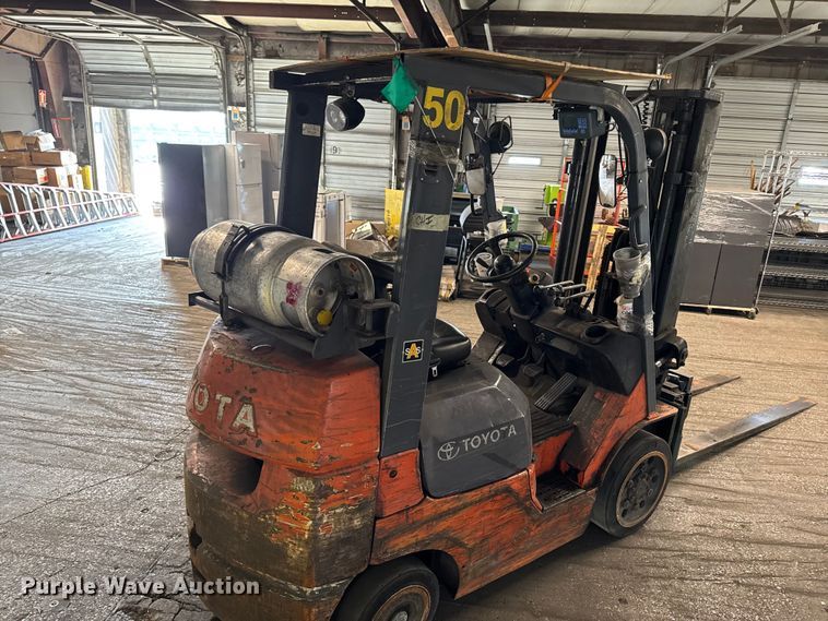 image for item FB5528 Toyota F7GCU25 forklift