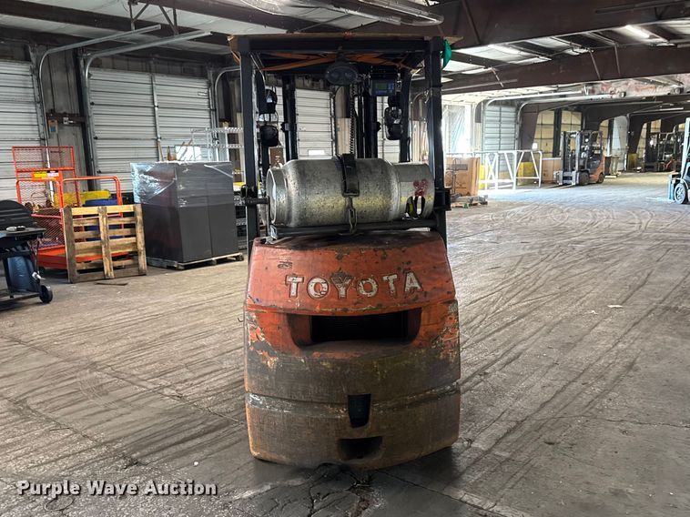 image for item FB5528 Toyota F7GCU25 forklift