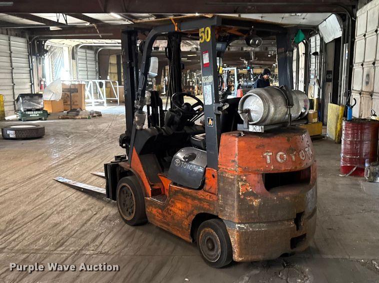 image for item FB5528 Toyota F7GCU25 forklift