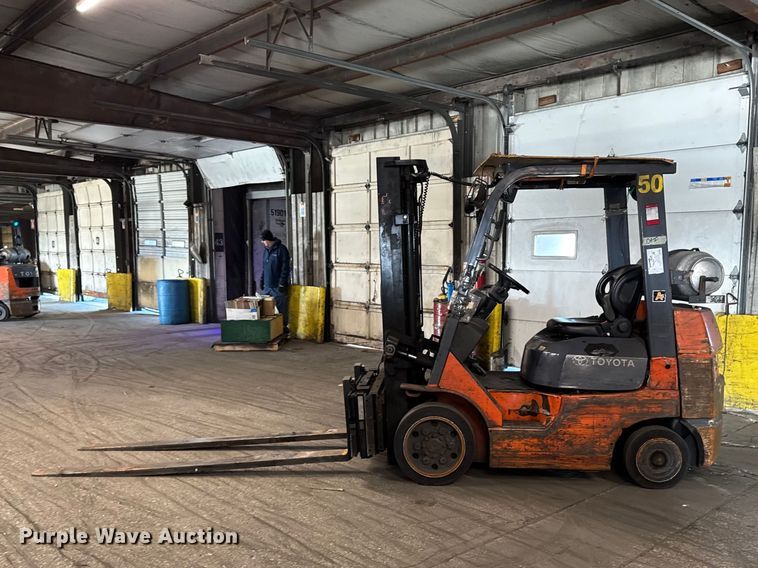 image for item FB5528 Toyota F7GCU25 forklift