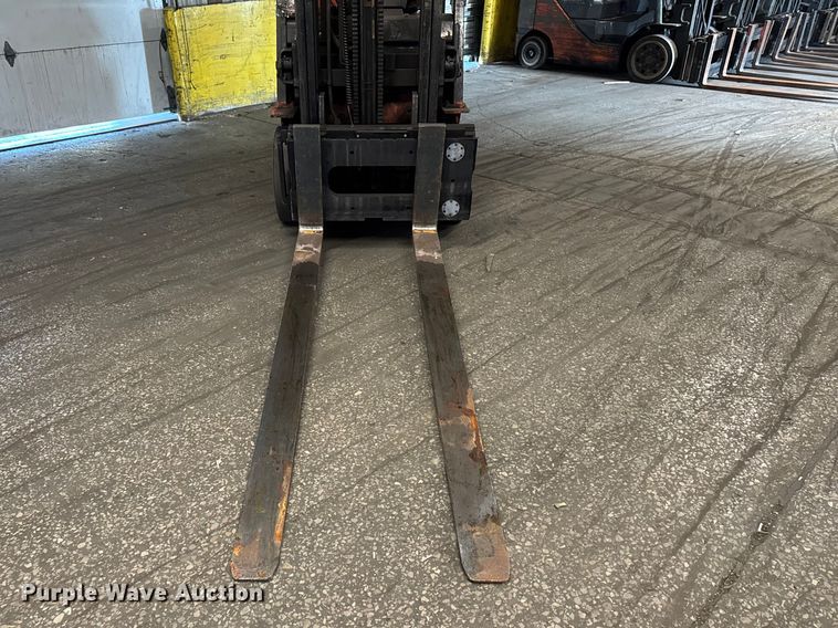 image for item FB5528 Toyota F7GCU25 forklift