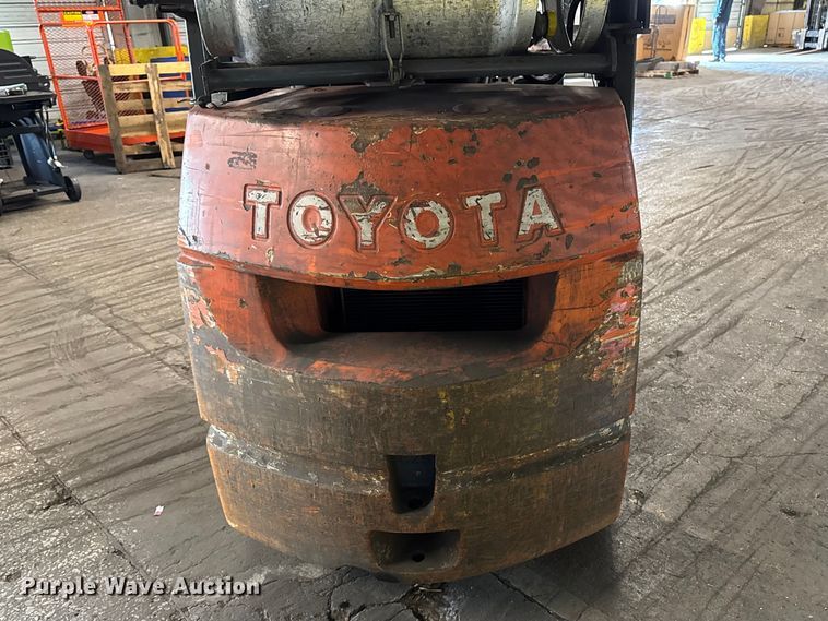 image for item FB5528 Toyota F7GCU25 forklift