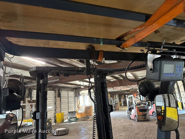 image for item FB5528 Toyota F7GCU25 forklift