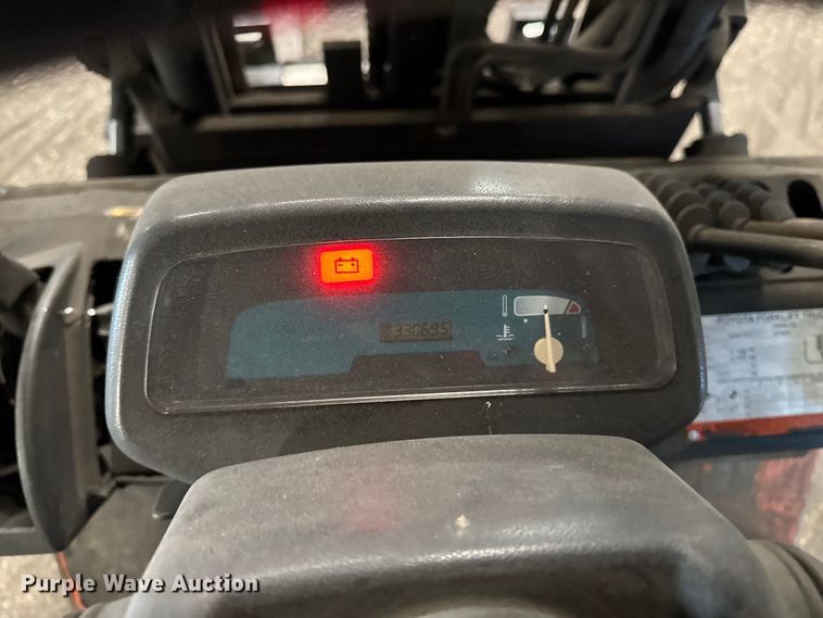 image for item FB5528 Toyota F7GCU25 forklift