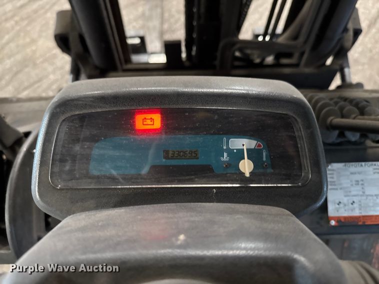 image for item FB5528 Toyota F7GCU25 forklift