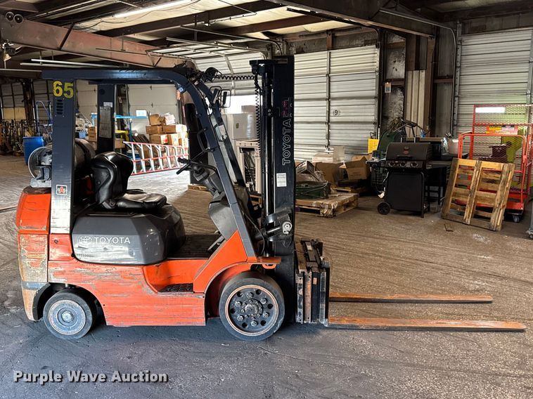 image for item FB5529 Toyota 7FGCU25 forklift