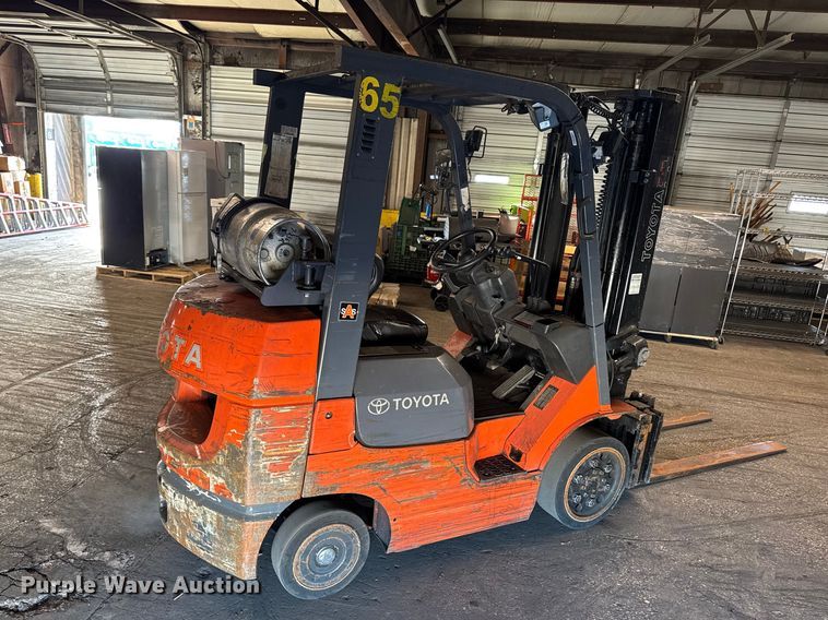 image for item FB5529 Toyota 7FGCU25 forklift