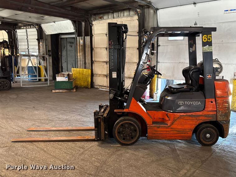 image for item FB5529 Toyota 7FGCU25 forklift