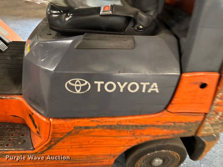 image for item FB5529 Toyota 7FGCU25 forklift